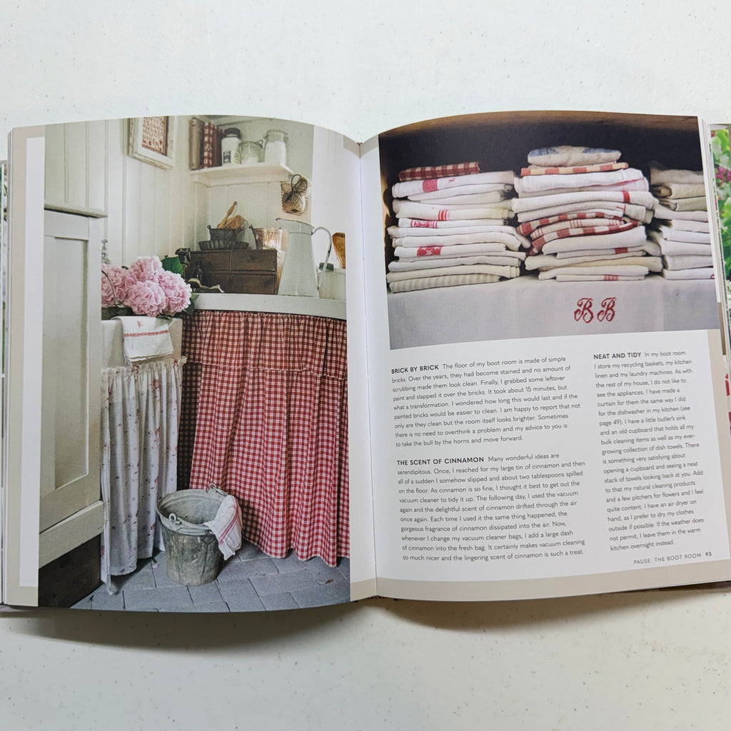 The Natural Cozy Cottage Book $32
