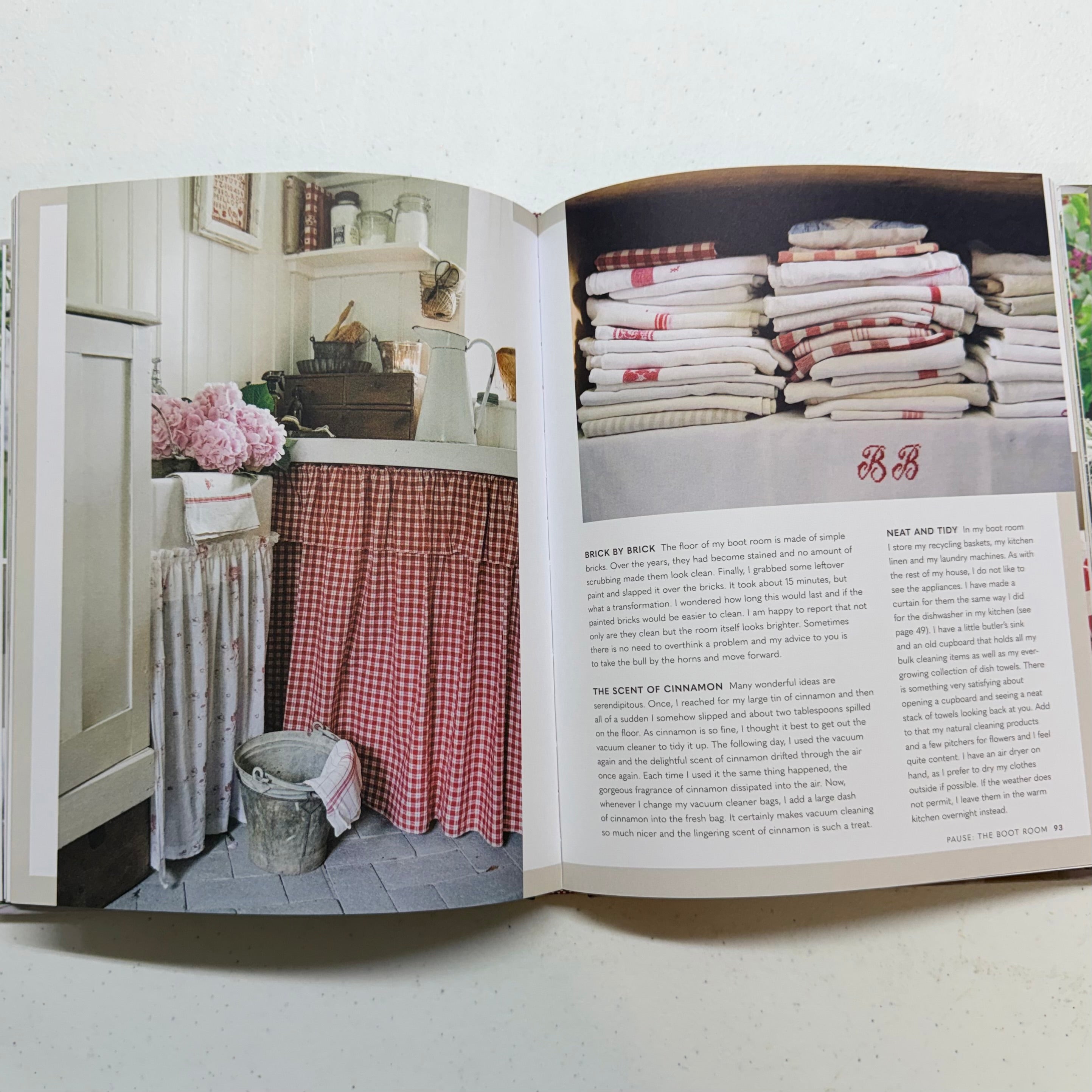 The Natural Cozy Cottage Book $32