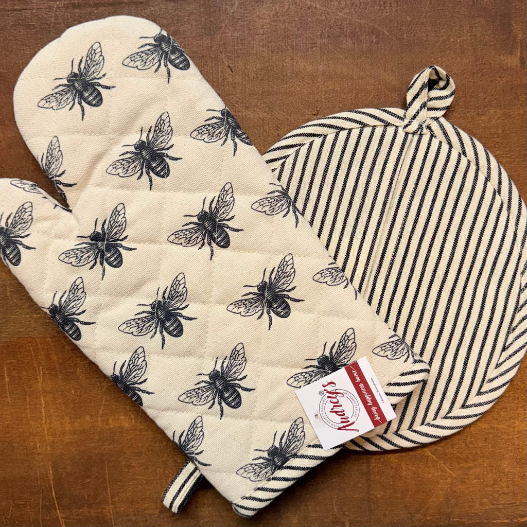 Black & White Bee Kitchen Set $26