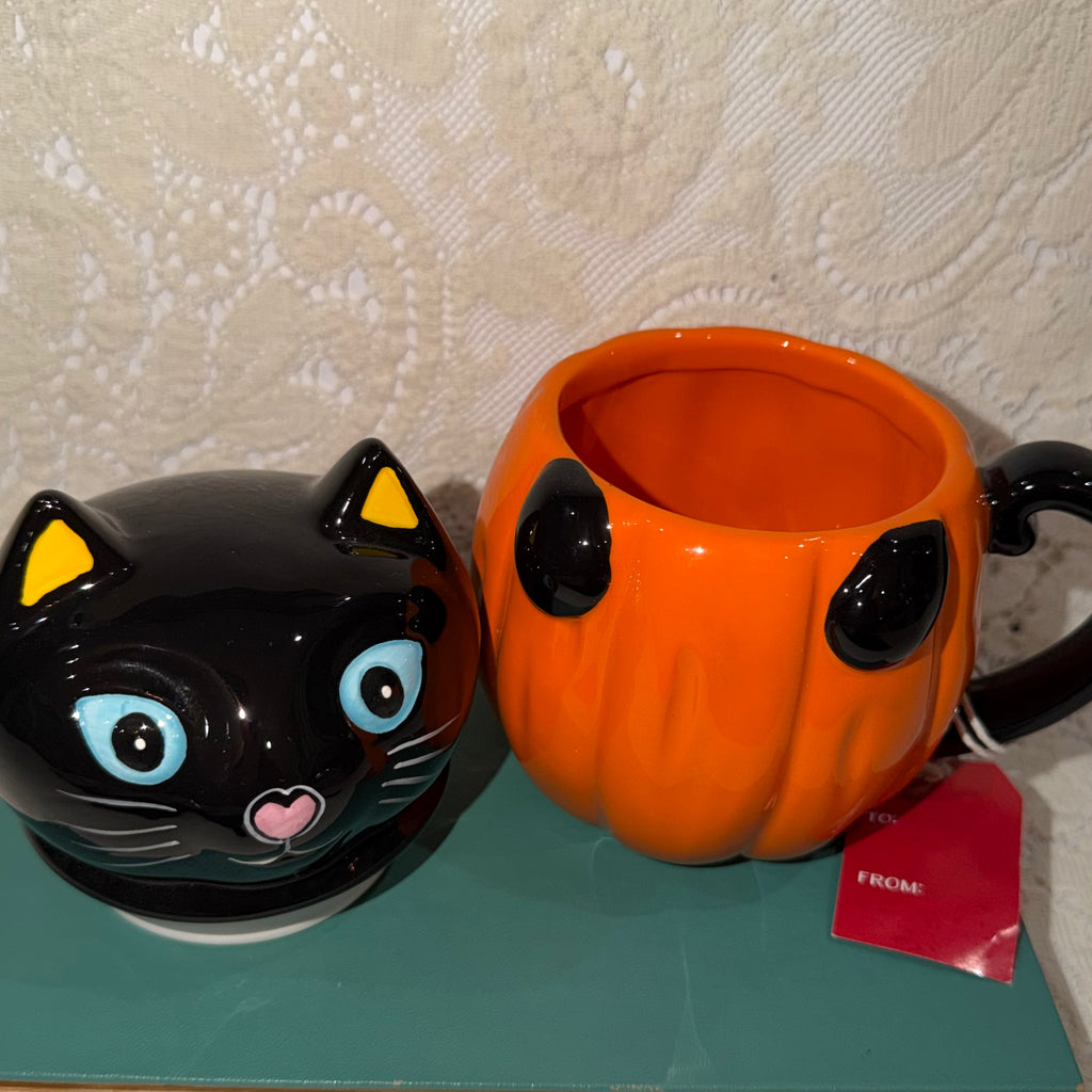 Black Cat Mug w/Lid $24
